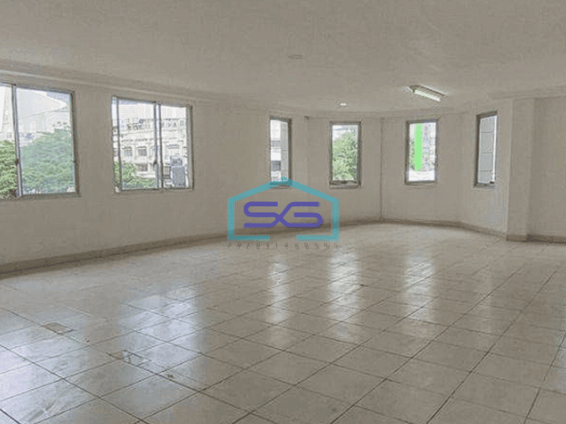 Disewakan Ruko Central Park Jakarta Barat 4 Lantai LB 300m2