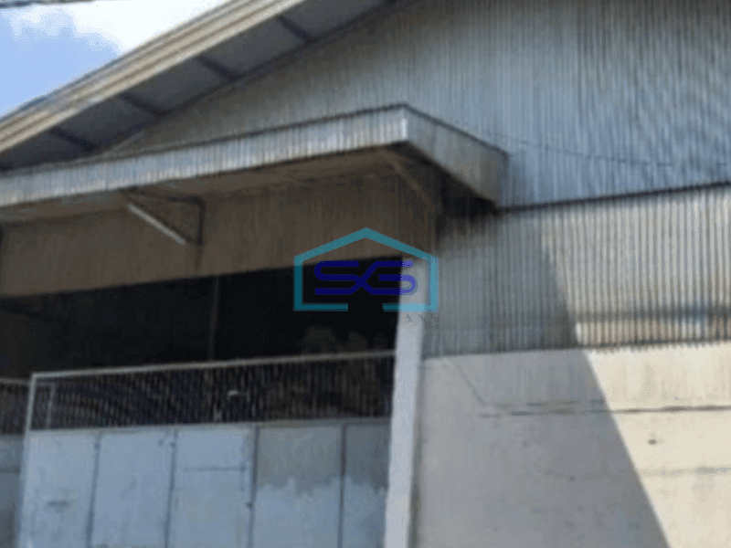 Dijual Gudang Akses Container 40 feet Luas Bangunan  1800 m² di Margomulyo Surabaya