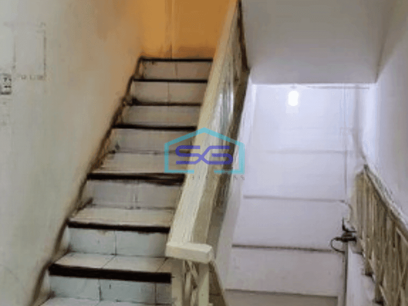 Disewakan Ruko 3 Lantai Depan Jalan Besar di Daan Mogot Jakarta Barat Luas Bangunan  237 m²