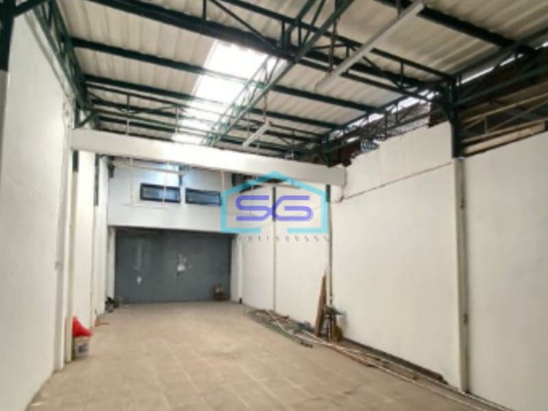 Disewakan Ruko 3 Lantai Panjang Carport Luas Bangunan 495m2 Di Cempaka Putih Jakarta Pusat