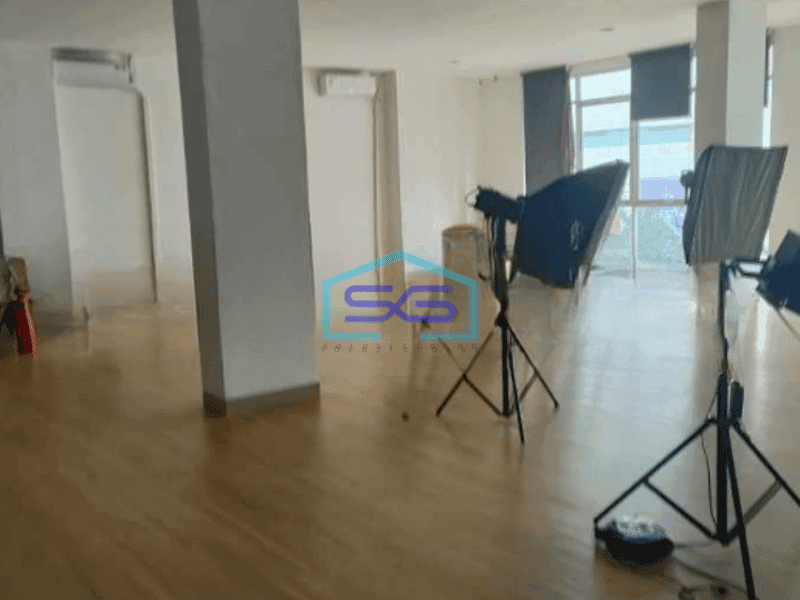 Disewakan Ruko Luas Bangunan  975 m² di Tanah Abang Jakarta Pusat