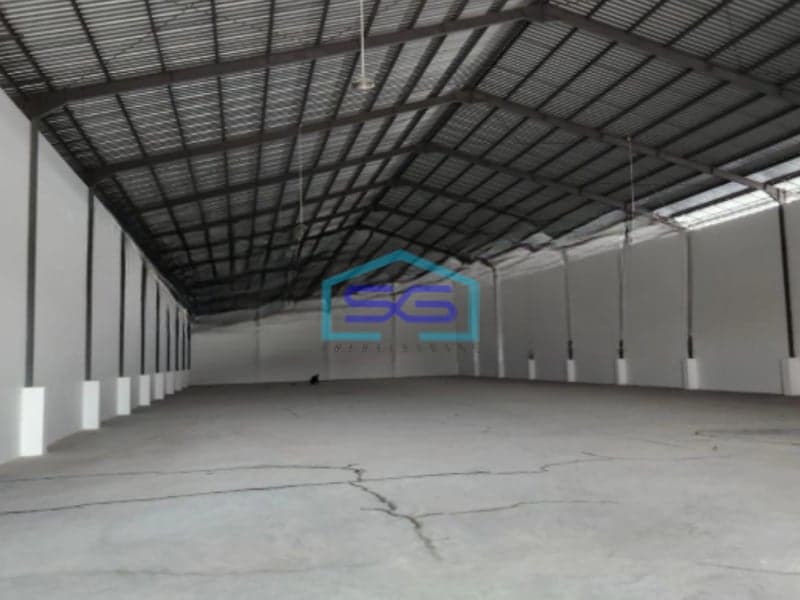 Disewakan Gudang Luas Bangunan  1550 m² Lokasi Strategis di Semarang Barat