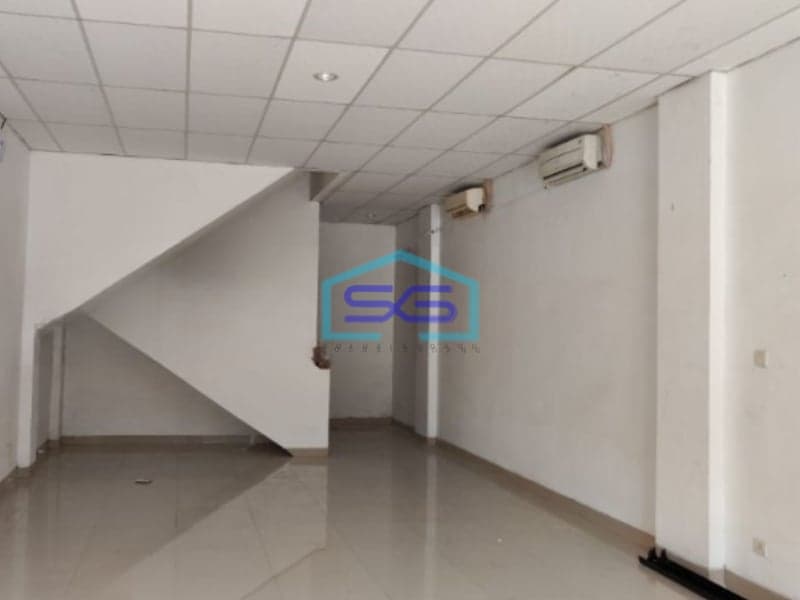 Disewakan Ruko 3 Lantai Luas Bangunan 120 m² di Tangerang