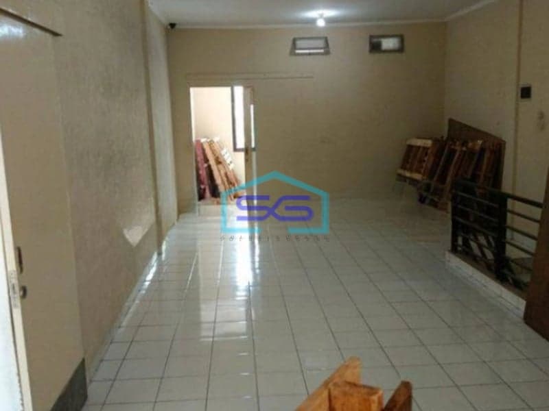 Disewakan Ruko Gandeng Lokasi Strategis di Taman Royal, Tangerang LB 320m2