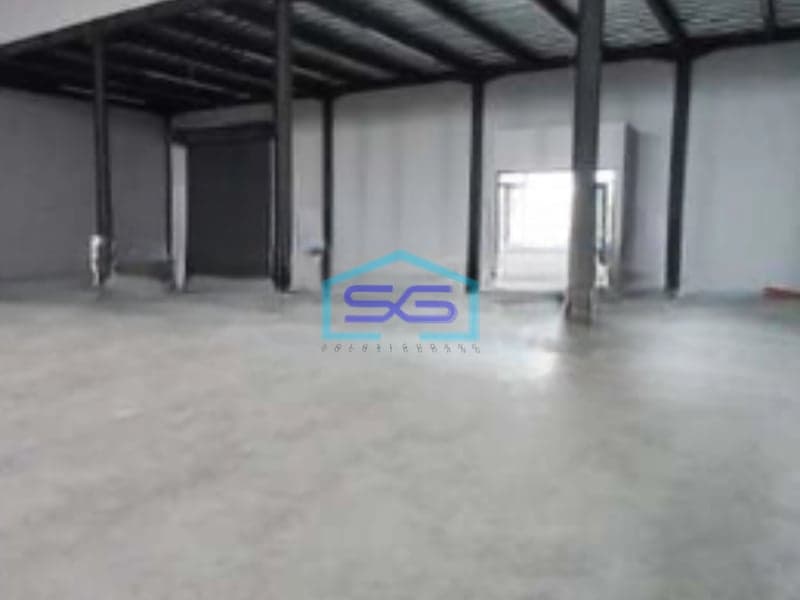 Disewakan Pabrik Lokasi Strategis di Cikarang Luas Tanah 1043 m²