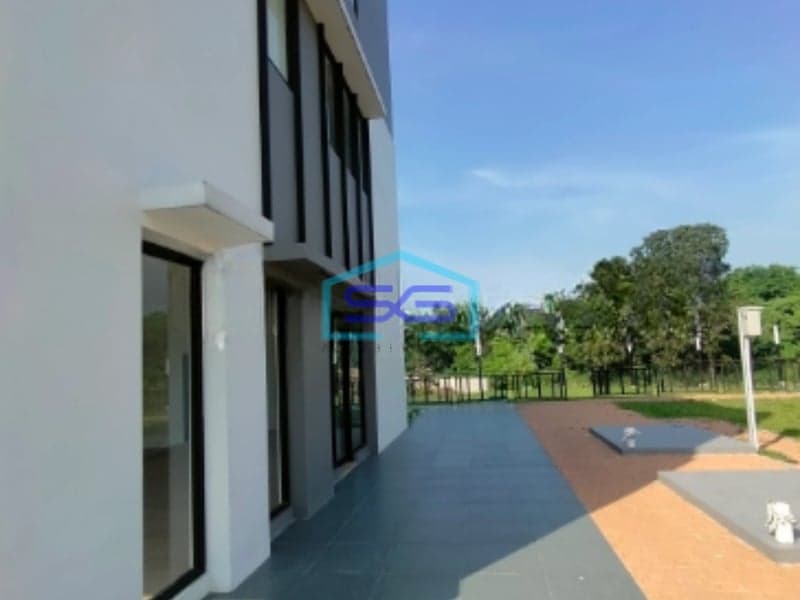 Disewakan Ruko 3 Lantai Baru Area Lippo Cikarang Bekasi Siap Huni LB 135m2