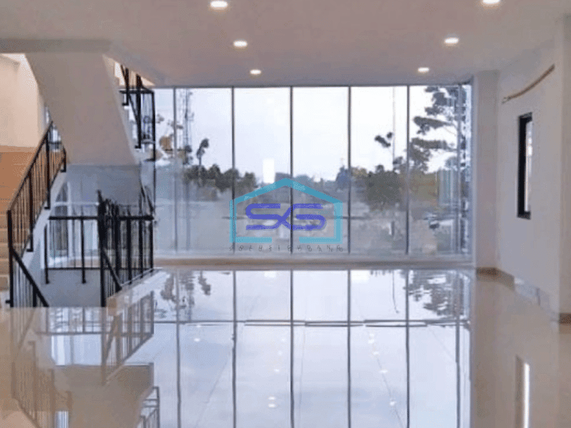 Disewakan Ruko 3 Lantai Luas Bangunan 650 m² di Cengkareng Jakarta Barat