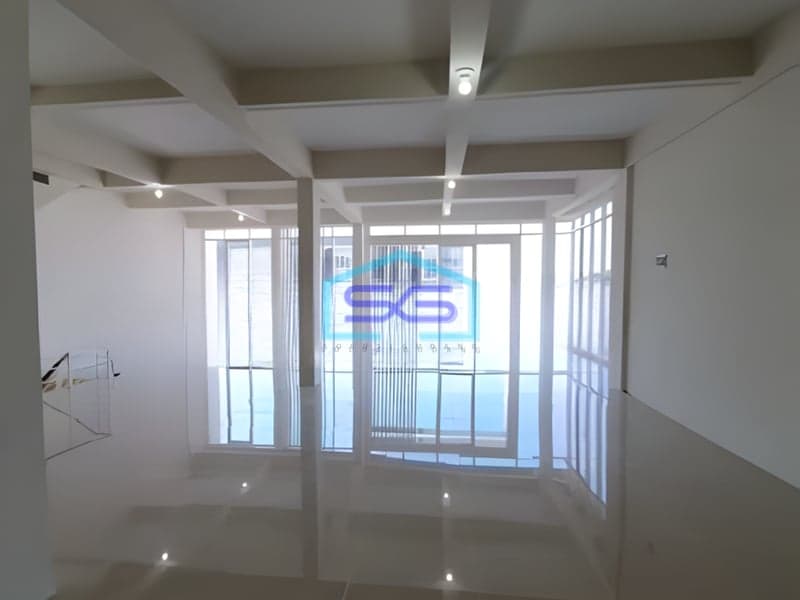 Dijual Ruko Ada Lift Luas Bangunan 450 m² Lokasi Bebas Banjir di Surabaya