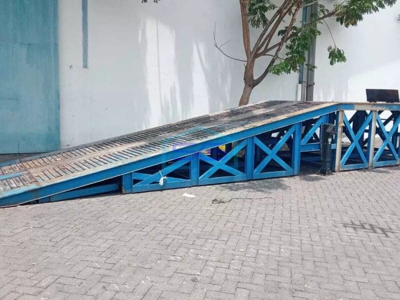 Disewakan gudang siap pakai di Margomulyo luas 3.200m2