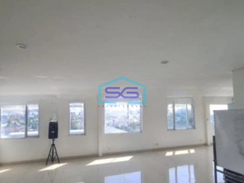 Dijual Gudang Luas Tanah  1724 m² Lokasi Bebas Banjir di Cipondoh Tangerang