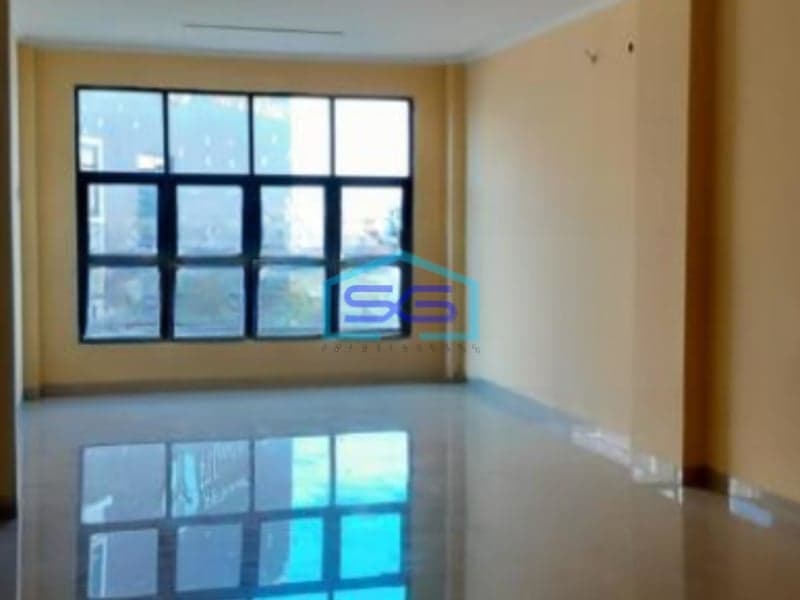 Disewakan Ruko Luas Bangunan 270 m² Lokasi di Daan Mogot Jakarta Barat