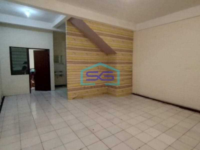 Disewakan Ruko Sentra Tropodo Sidoarjo Jawa Timur dekat Tol Juanda  LB 150m2