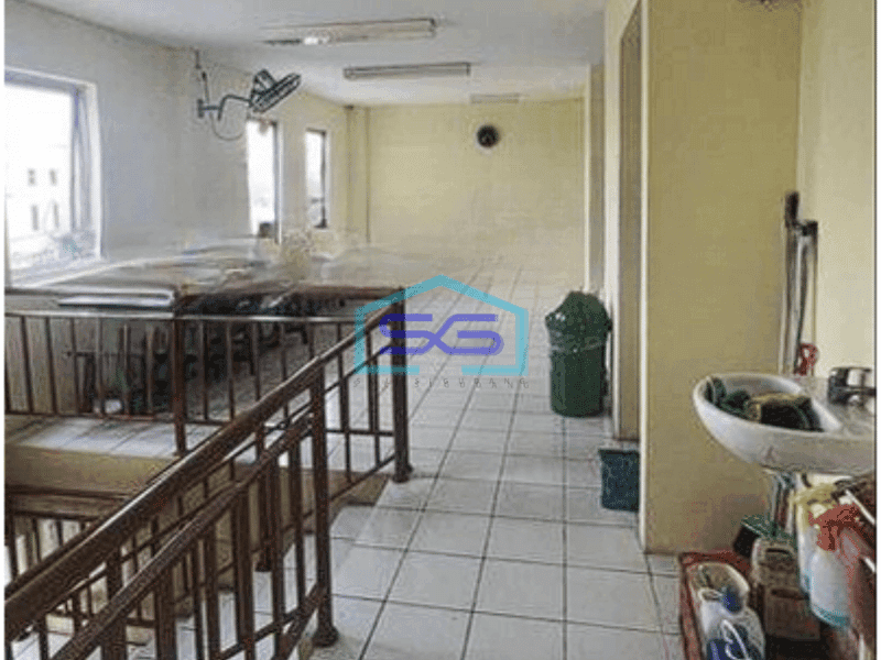 Dijual gudang gandeng 504m2 di Kamal