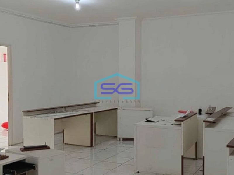 Disewakan Ruko Gandeng Strategis di Matraman Jakarta Timur Luas 200m2