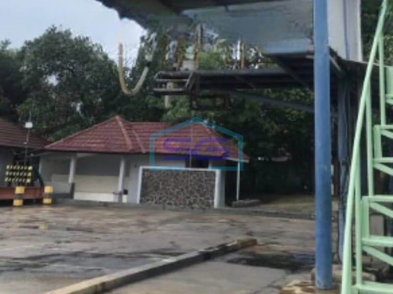 可入住仓库出售，位于万隆帕达拉朗黄金地段，建筑面积1106平方米