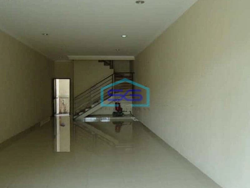 Disewakan Ruko Strategis Pos Pengumben, Jakarta Barat Luas Bangunan 280m2