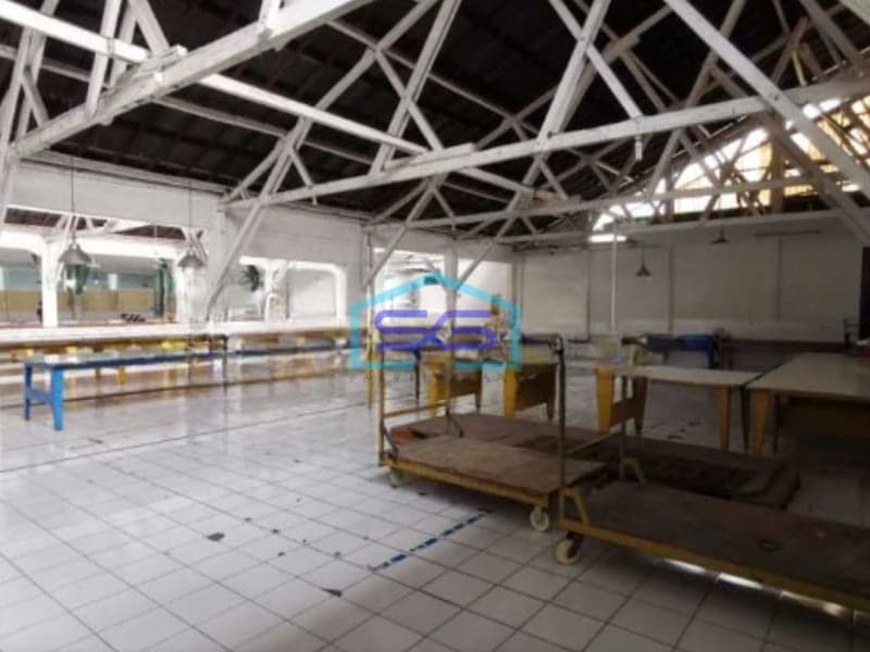 Di Sewakan Gudang Bekas Garmen, Di Tengah Kota Sayap Jend Sudirman Bandung Luas Bangunan  2400 m²