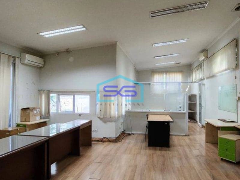 Disewakan Ruko di Kebayoran Baru Jakarta Selatan Lokasi Strategis LB 600m2