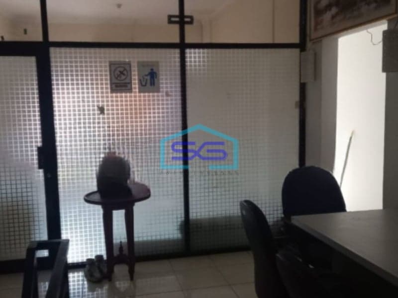 Dijual Cepat Ruko Luas Bangunan  240 m² Lokasi Strategis di Pegadungan Jakarta Barat