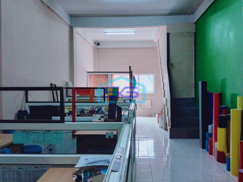 Dijual Ruko Panjang 2,5 Lantai, Fully Furnished, dekat Jl. Jaksa Agung R. Soeprapto, Palembang LB 256m2