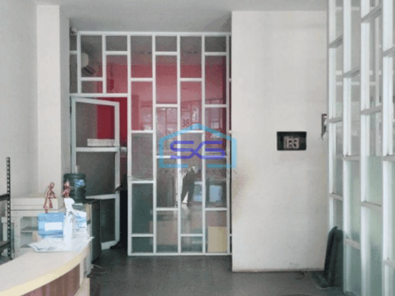 Disewakan Ruko di Kebon Jeruk Jakarta Barat Luas Bangunan 280 m² Cocok Untuk Usaha